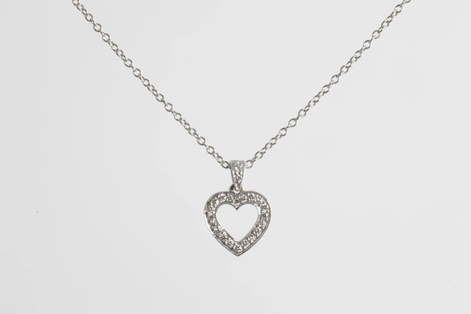 16” Tiffany & Co. 950 Platinum 0.005tcw Diamond Heart Necklace (2.90g.)