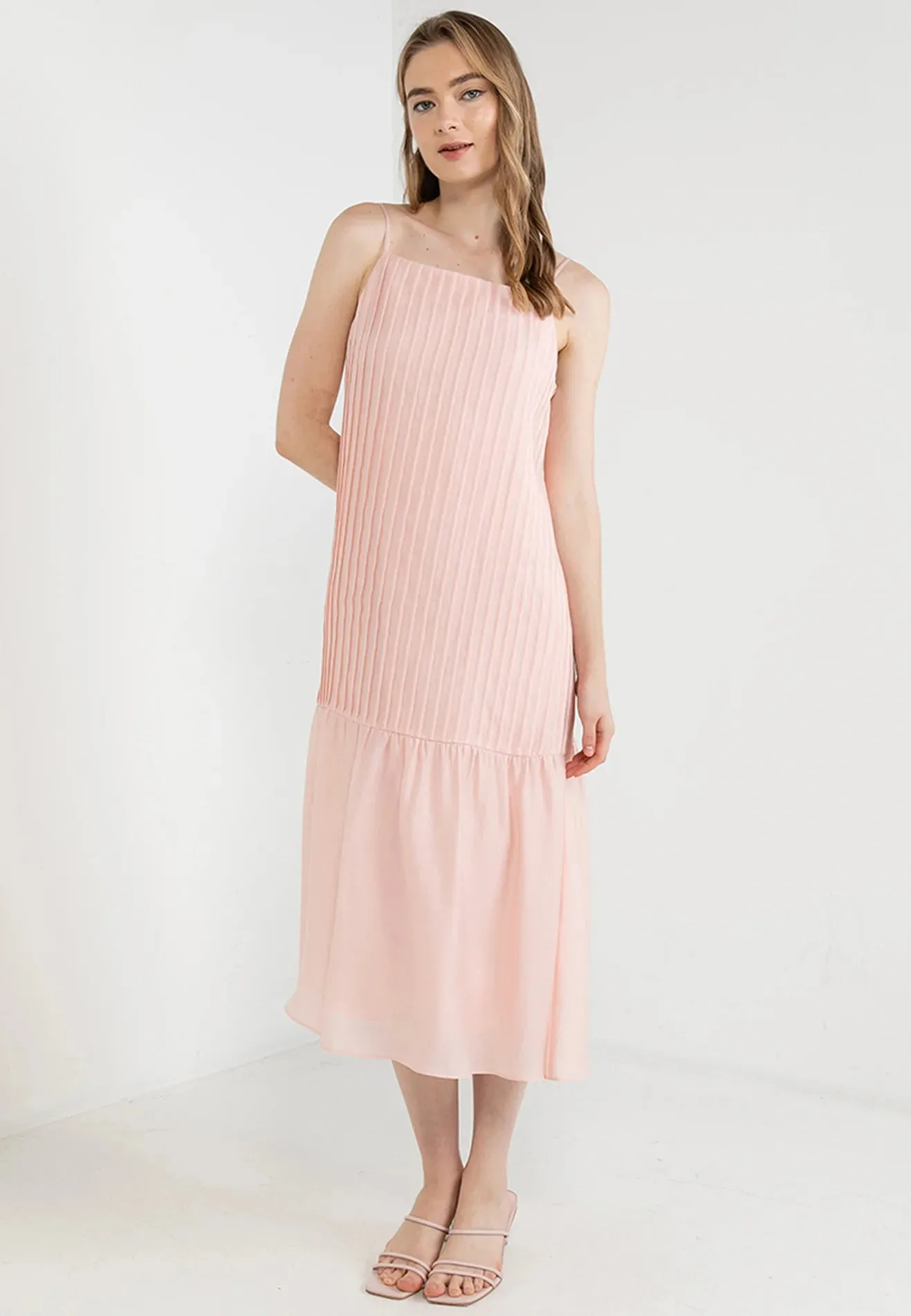 ELLE Apparel Spaghetti Strap Pleated Maxi Dress