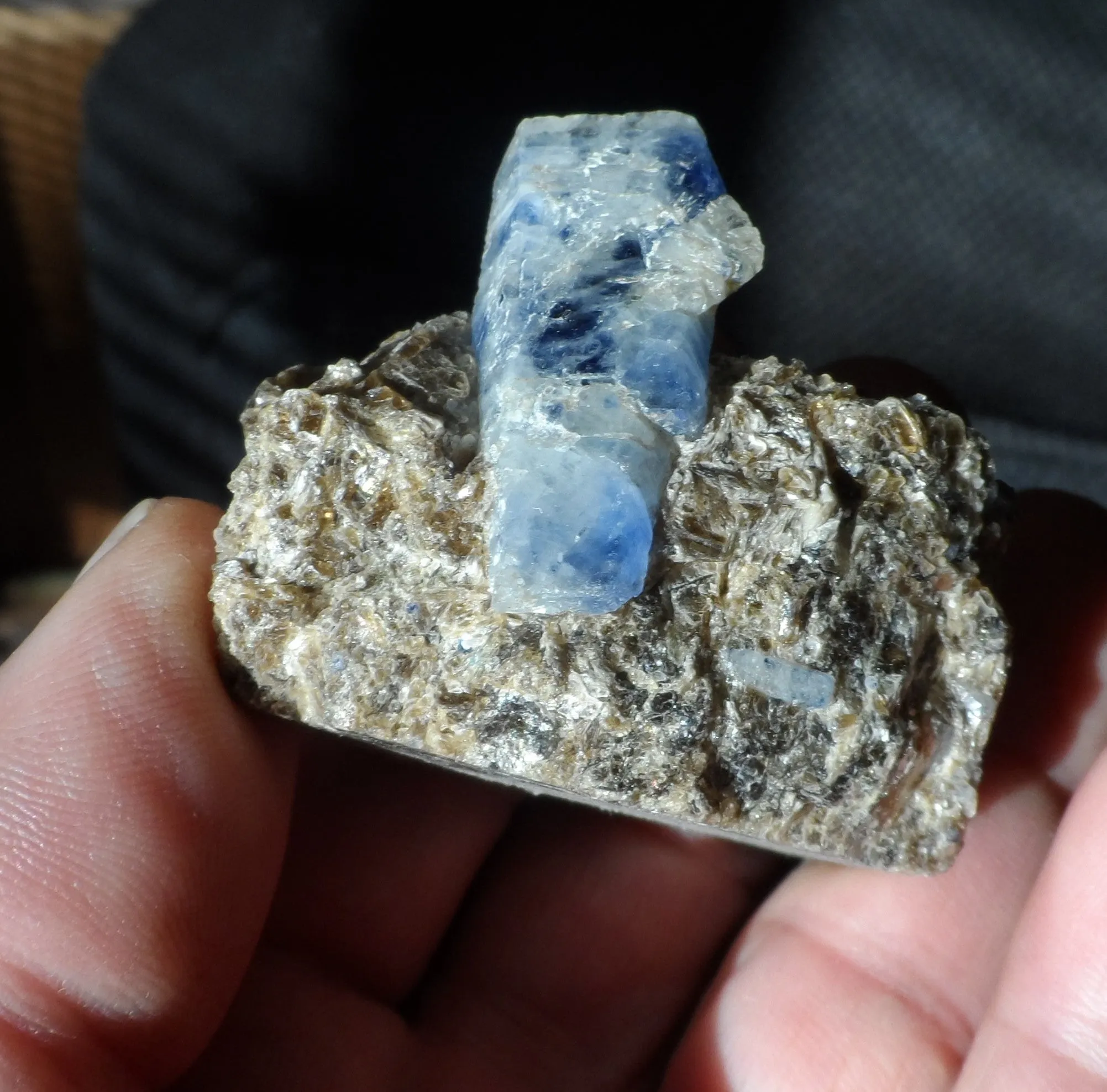 SAPPHIRE SPECIMEN CRYSTAL. 115.5 GRAMS. EXCELLENT PIECE